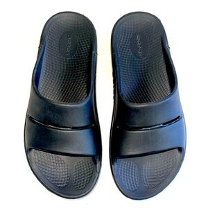 OOFOS-Black Slide Sandals
